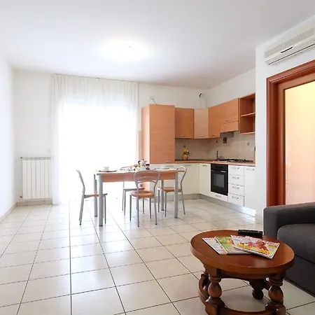 Apartment Ficus 2
